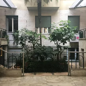 בית הארחה Rhome